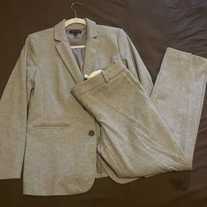Ann Taylor 2pc Grey Pantsuit